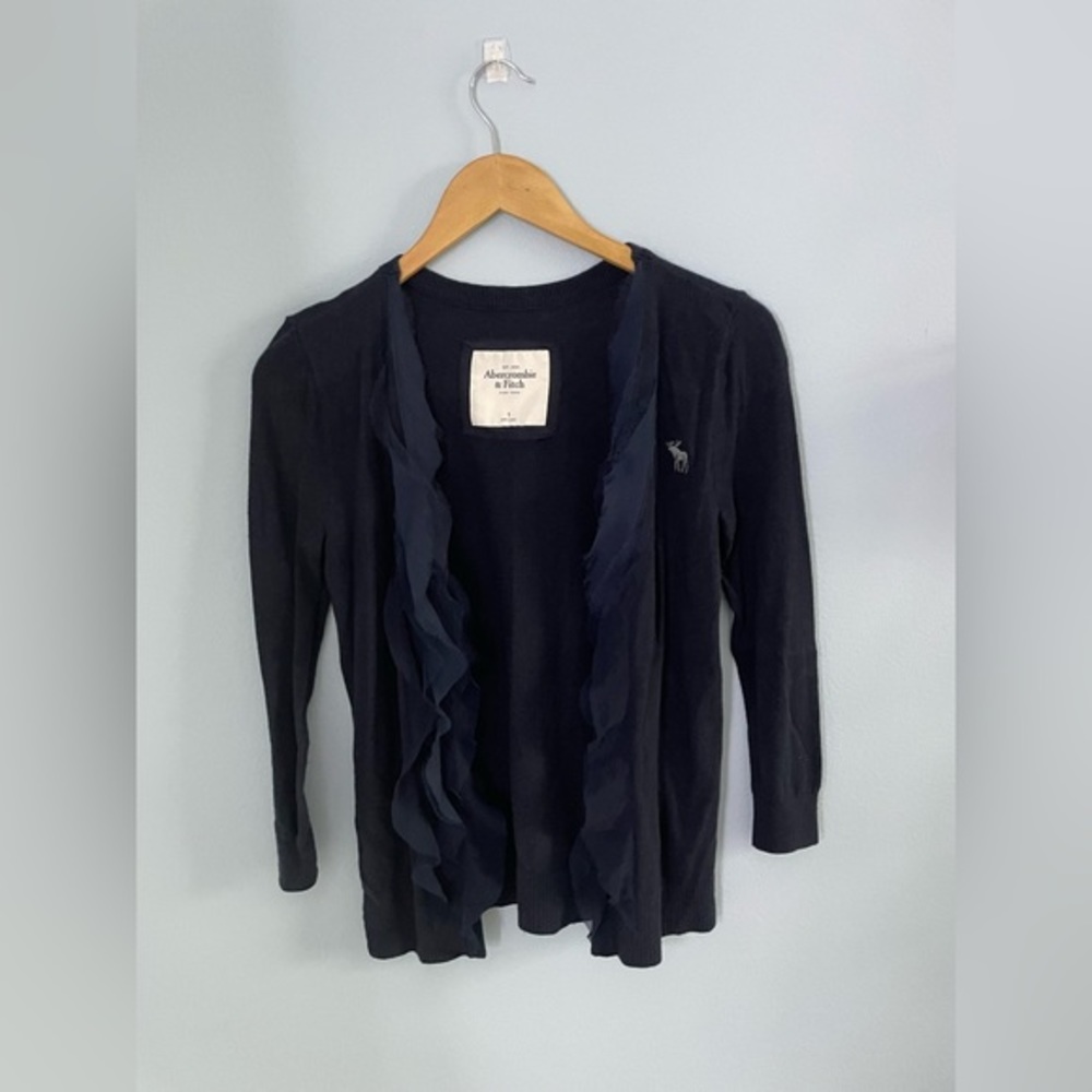 Women’s Abercrombie and Fitch sweater- Size‎ Small